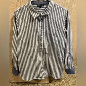 Woman’s Tommy Hilfiger Button Down Shirt